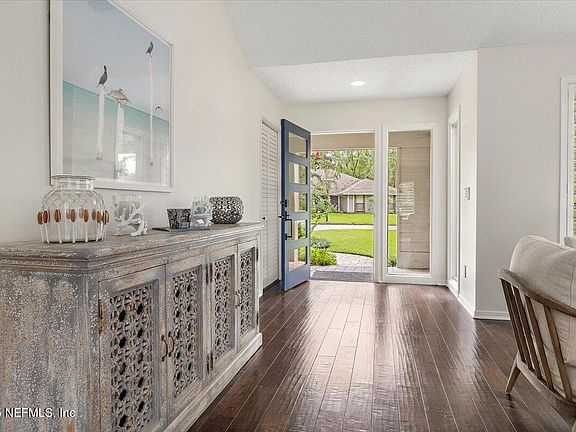 4th image of 3001 CYPRESS CREEK Drive E