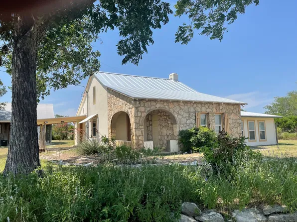 295 Private Road 4749, Castroville, TX 78009