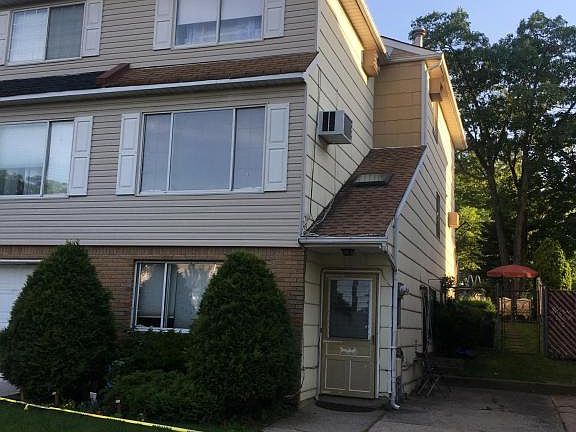 2nd image of 150 Sandalwood Dr