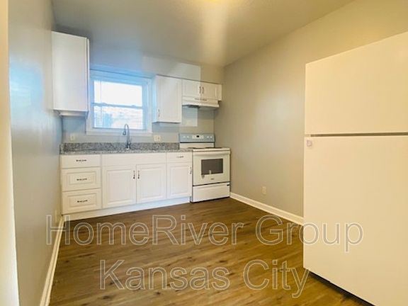 3rd image of 2328 S Grand Ave Unit A