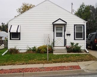 1st image of 2605 S 60th St