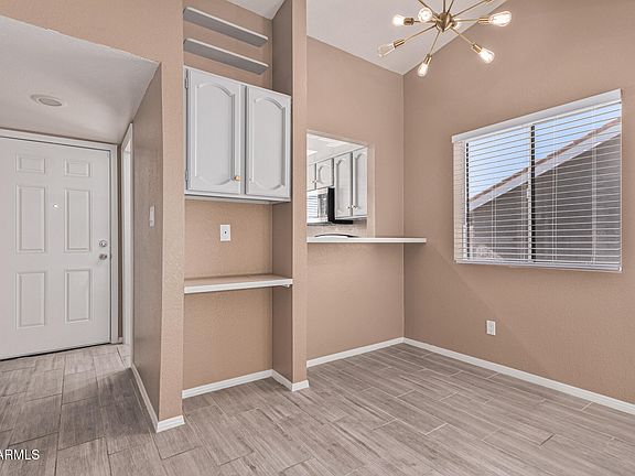 5th image of 413 E LINDA Lane #A