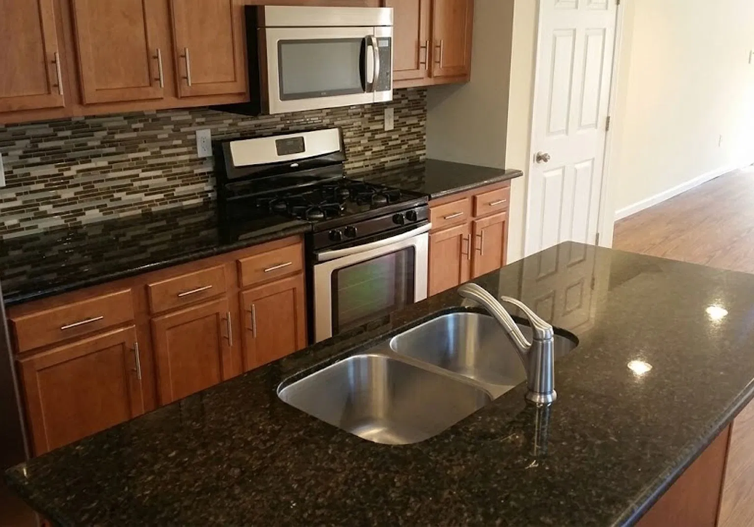 Student Housing - South Side Flats — Photo 4