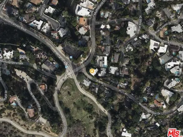 8090 Mulholland Dr, Los Angeles, CA 90046