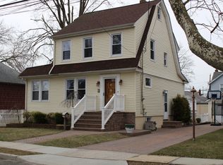 3 Devon St, Lynbrook, NY 11563