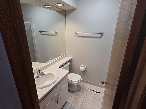 3rd image of 1845 Terraceview Ln N APT D