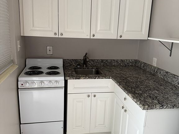 2nd image of 309 7th St S #5