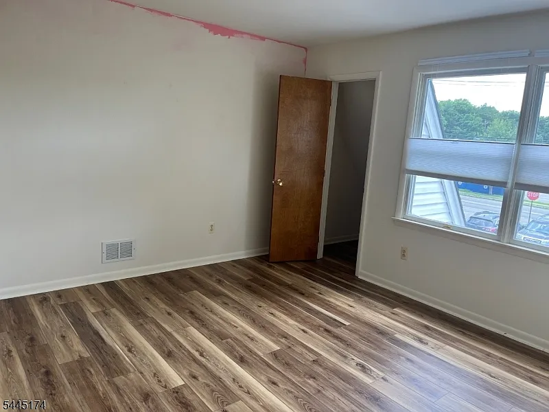 2 bed, 1.0 bath, 1000 sqft, $2,200 — Photo 3