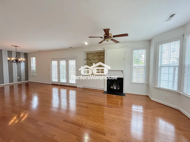 3932 Cromwell Park Dr — Photo 4