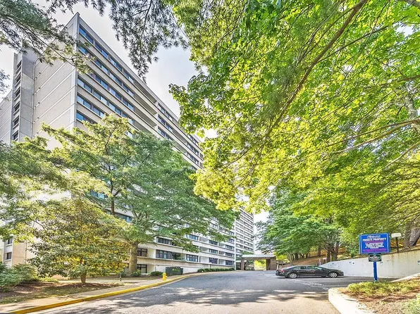 5911 Edsall Rd #Penthouse 9, Alexandria, VA 22304