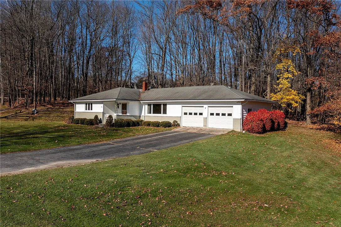 7 West Dr photo 1