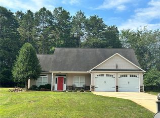 2100 Waterford Pointe Rd, Lexington, NC 27292