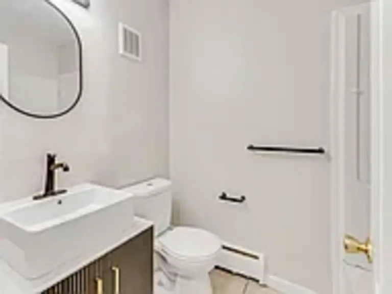 1238 W Washington St — Photo 9