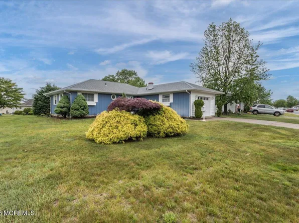 25 Grenada Street, Toms River, NJ 08757