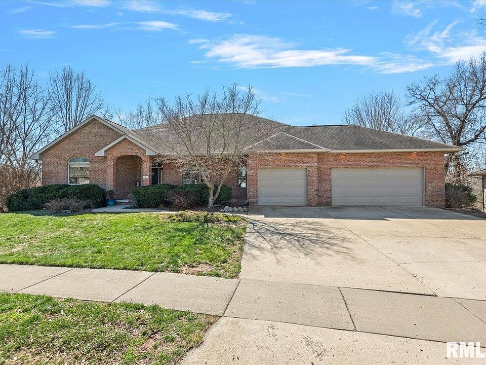 1st image of 8 Riverwood Dr