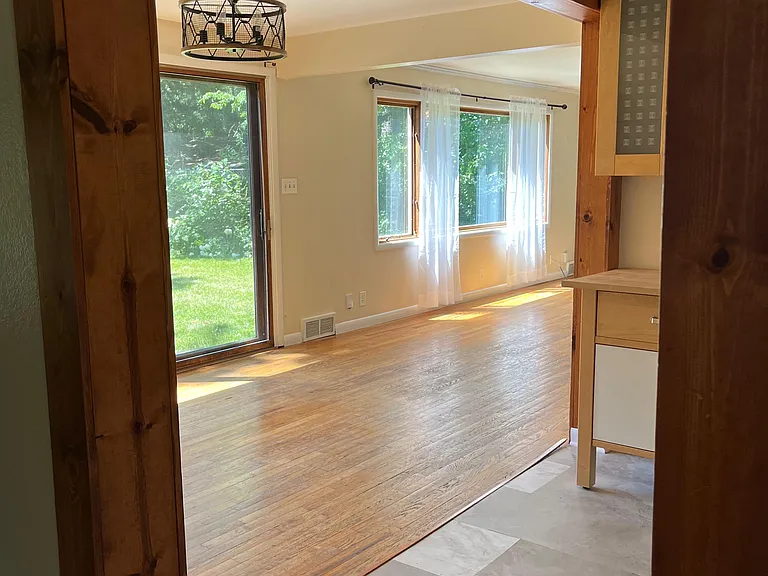 Entryway from family room into kitchen and dining area
