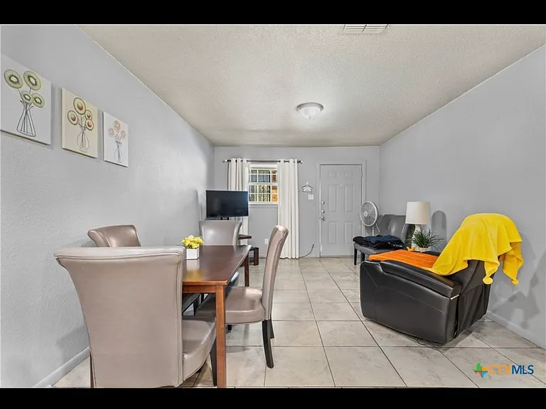 501 Sunset Ln #D — Photo 1
