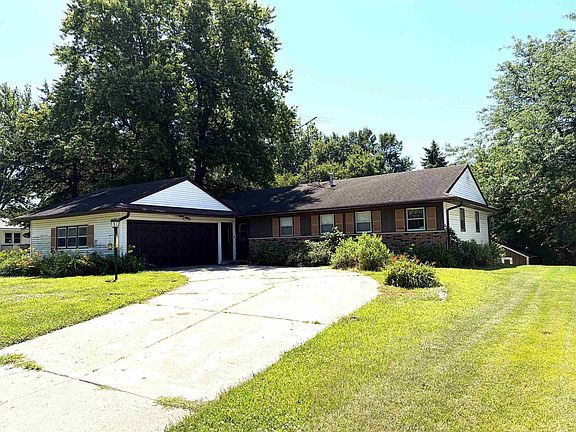 3rd image of 405 Vinton Ave