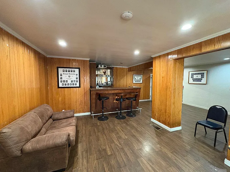 519 Landfair Ave — Photo 13