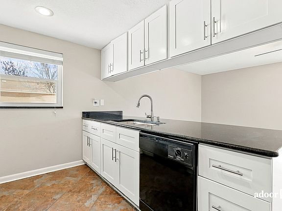 3rd image of 7813 Lorne St