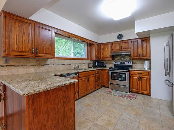 4th image of 5330 Glen Harbor Dr