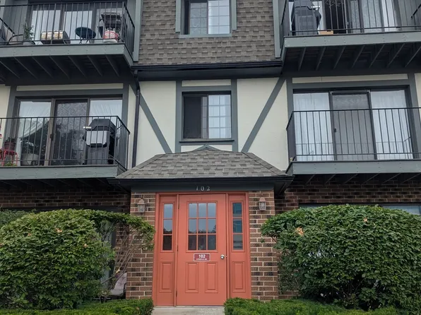 102 Steeple Dr APT F, Buffalo Grove, IL 60089