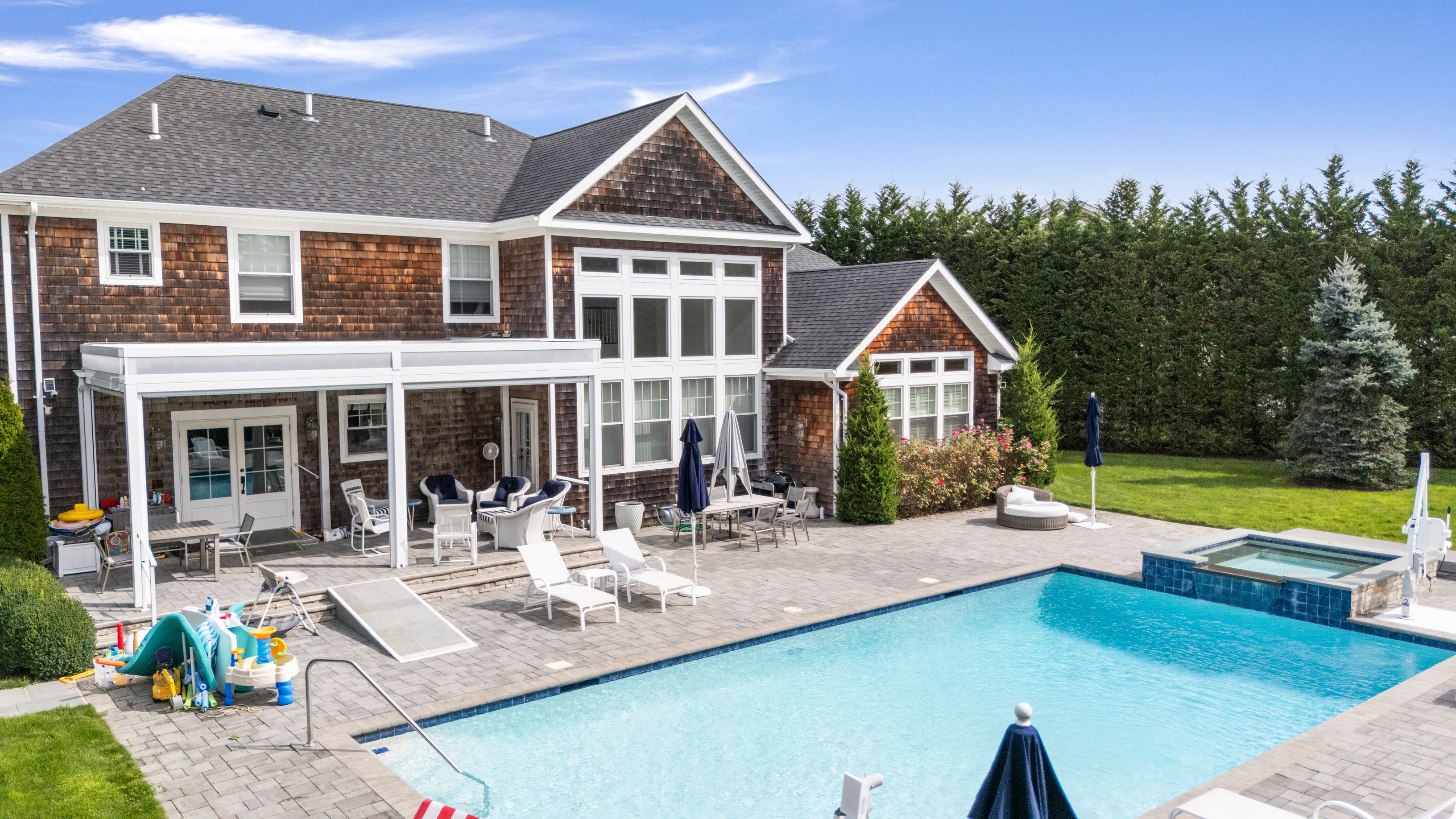 4 Spring Ln, Southampton, NY 11968 | Out East