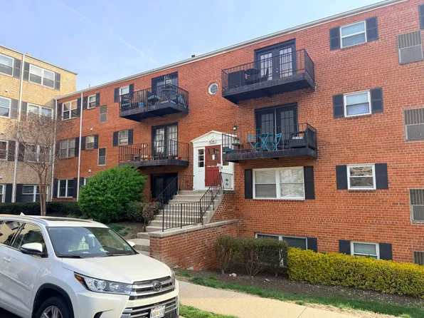 434 N Armistead St APT 202, Alexandria, VA 22312