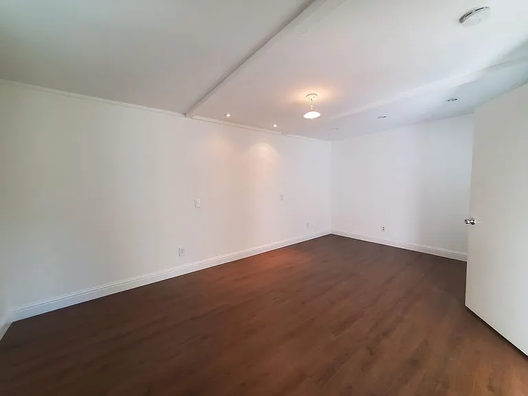 6 Stadium Way — Photo 28