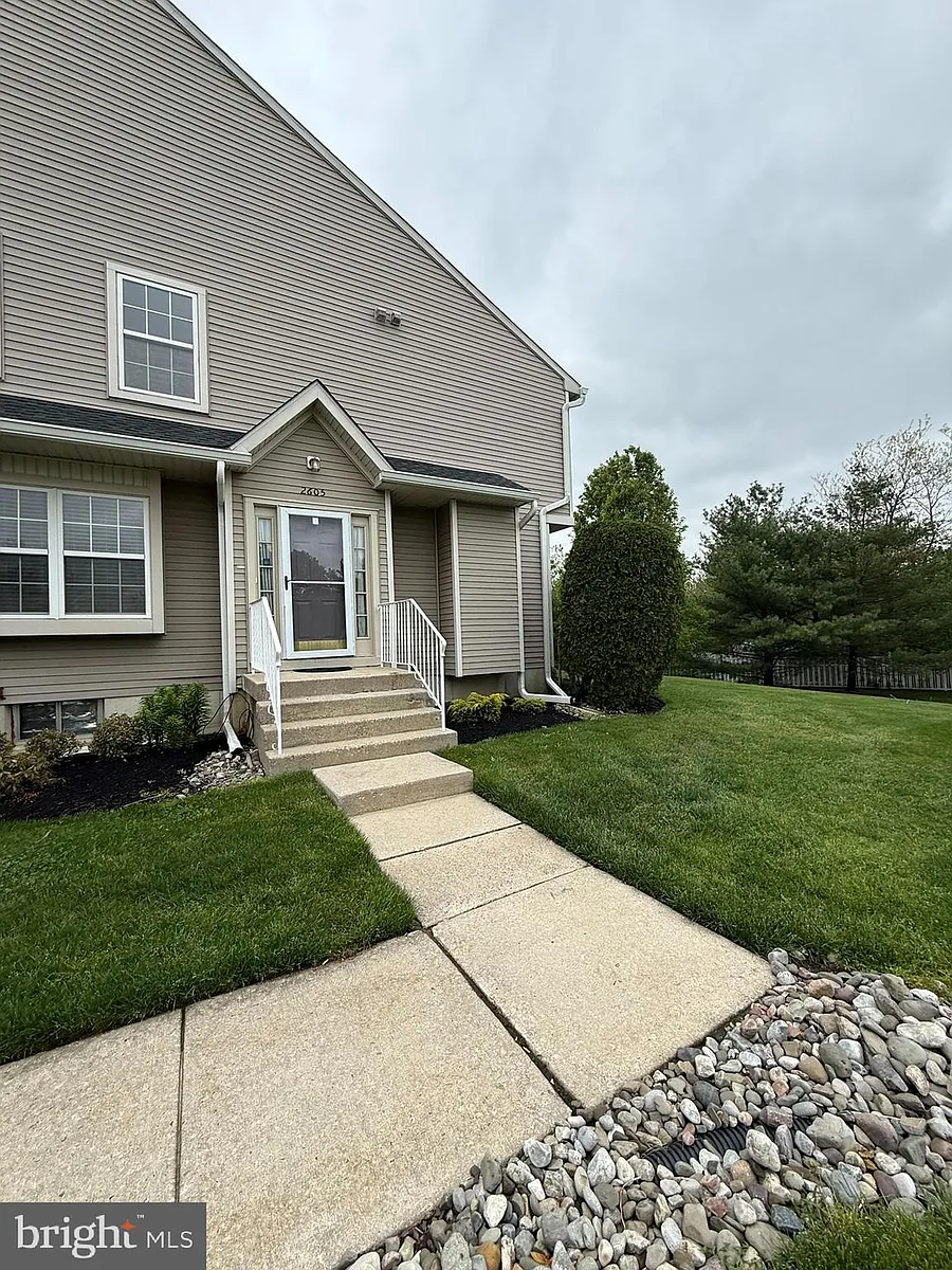 Building Photo - 2605 Gramercy Way