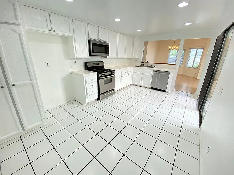 7563 Agua Dulce Ct — Photo 12
