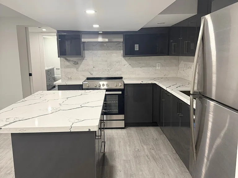 1190 Dovercourt Rd #BSMNT — Photo 6