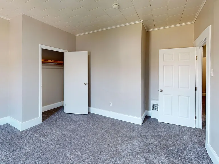 33 Westminster Avenue — Photo 26