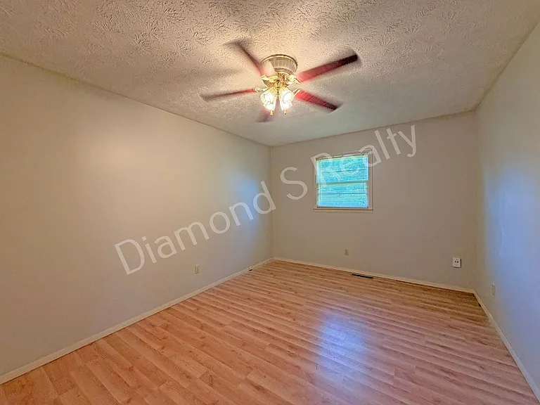 2264 E Nora St — Photo 12