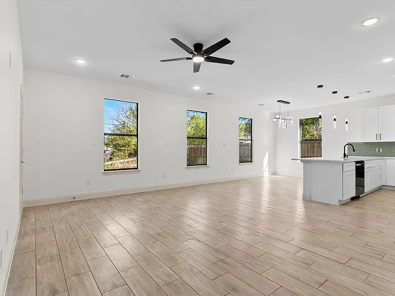 5105 Waterbury Ct — Photo 15