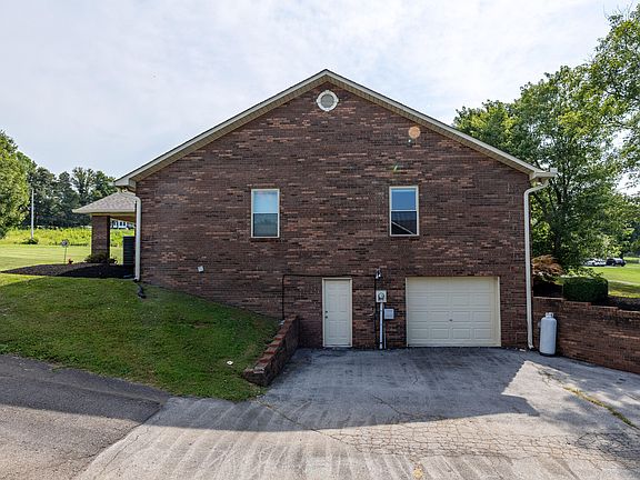 3rd image of 3434 Norton Dr
