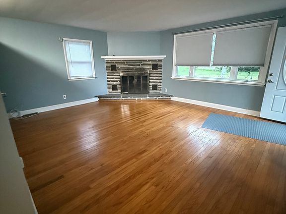 5th image of 104 Coeway Ln