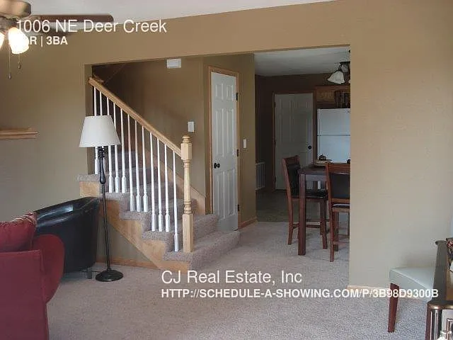 3 bed, 2.5 bath, $1,650 — Photo 3