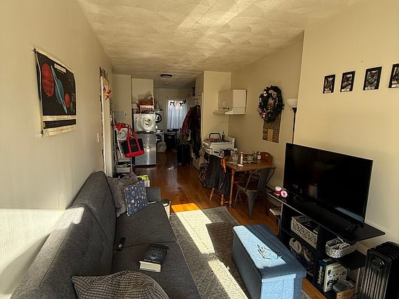 2nd image of 31 Cooper St #3