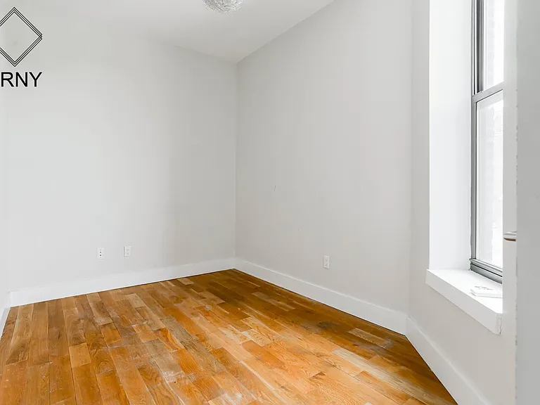 410 Gates Ave #4R — Photo 7
