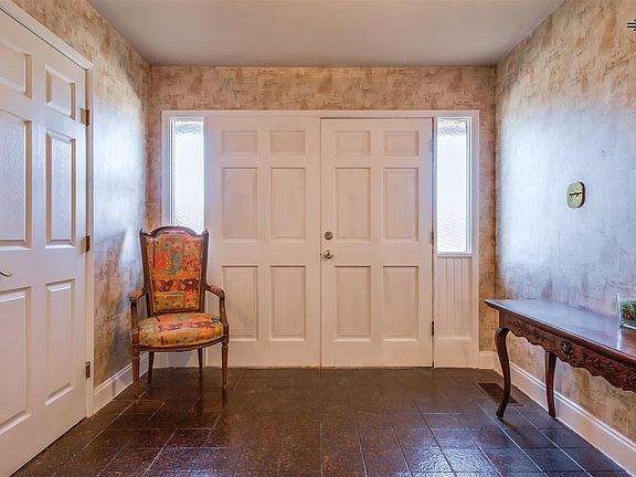 3rd image of 1009 W Jicarilla Dr