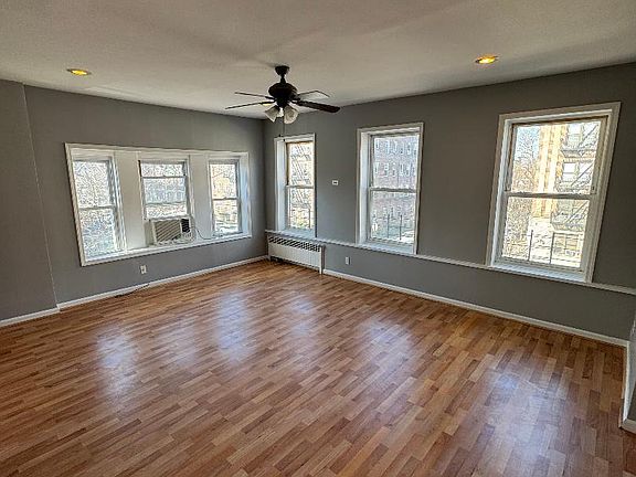 2nd image of 8723 Ridge Blvd Floor 2