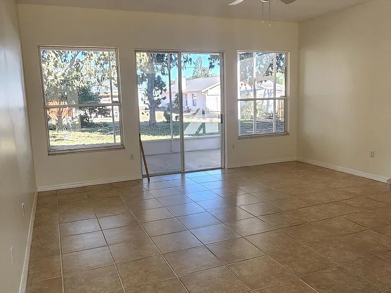 1807 Edith St NE — Photo 10