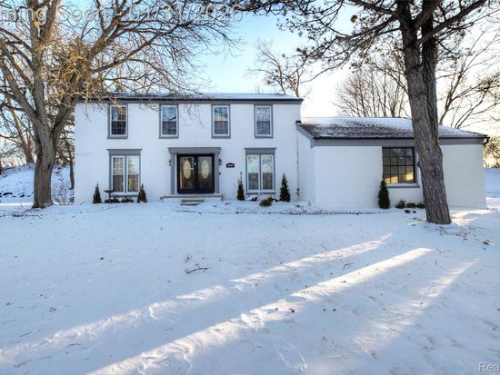 5429 Tequesta Dr, West Bloomfield, MI 48323