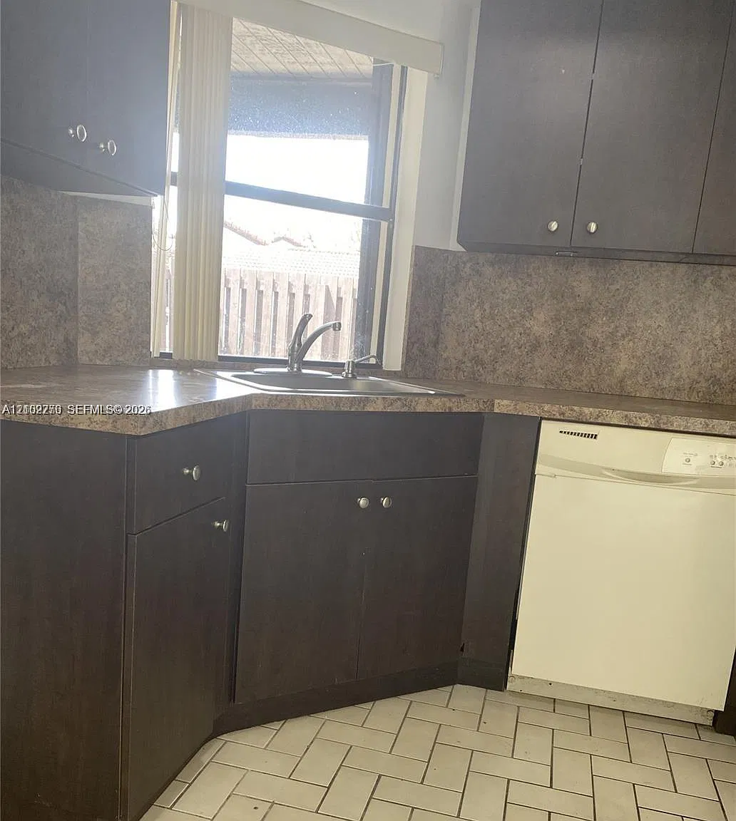 Lakes Meadow Vilg Homes C — Photo 2