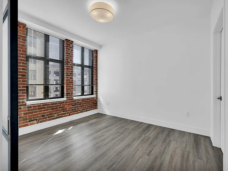 The Residences at Barnett — Photo 71
