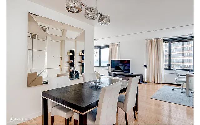 Rented by Douglas Elliman | media 19