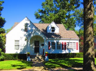 923 State St, Pekin, IL 61554