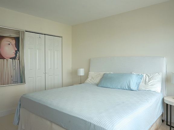 4th image of 1250 West Ave #111N