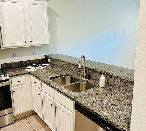 5th image of 20 E Shady Oaks Ln Unit D